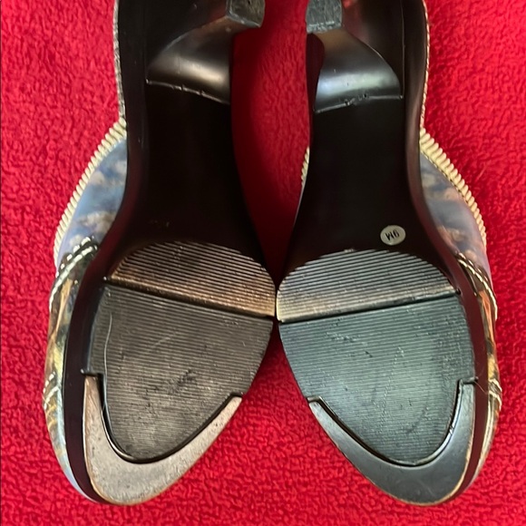 Painted Scenic Mules - Picture 6 of 6